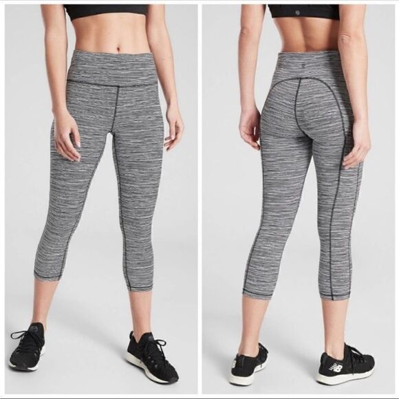 Athleta Pants - Athleta Leggings Womens white black Ultimate Stash Pocket Capri Activewear